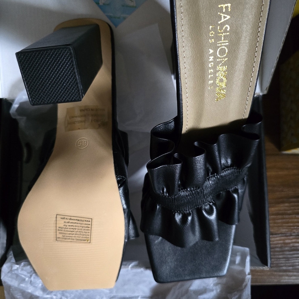 Shoes - Picture 4 of 4